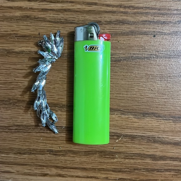 Elegant Silver Crystal Ear Cuff - Picture 5 of 5